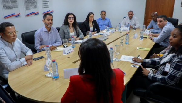 Desarrollo Empresarial de Promipyme y IIBI sostienen reunión de colaboración